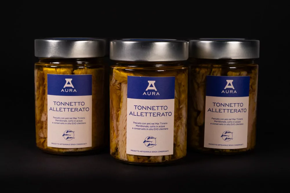 Tonnetto Alletterato in Olio Extra Vergine Di Oliva Cilentano Pescato Con Ami Nel Mar Tirreno Con Metodi Tradizionali