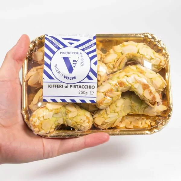 Kifferi, Pasticcini Deliziosi Alla Pasta Di Mandorla Di Sicilia, Fatti a Mano in Modo Artigianale Al Gusto Di Pistacchio_valerio Volpe Pasticceria E Sfizi